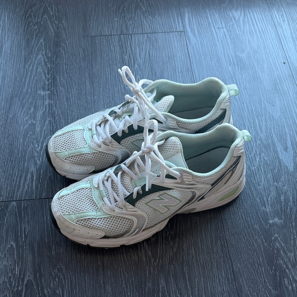 New Balance Women's White and Mint Green Athletic Sneakers